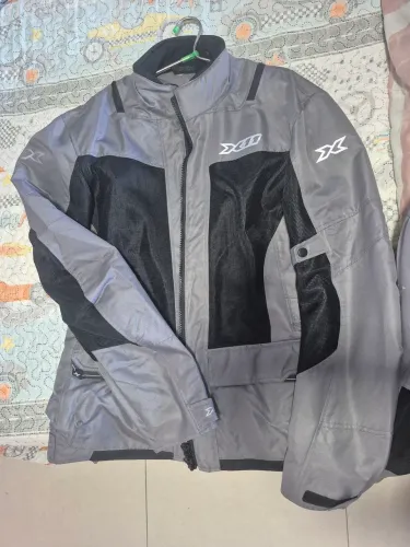 Vende-se jaqueta X11 impermeável 