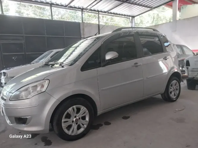 Fiat Idea Attractive 1.4 Fire Flex 8V 5P 2014