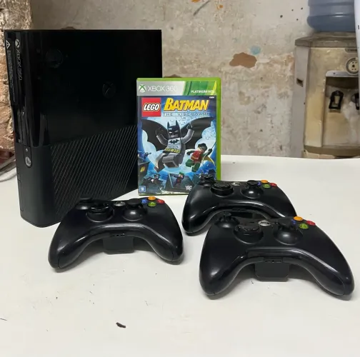 xbox 360 desbloqueado + 3 controles + jogos!