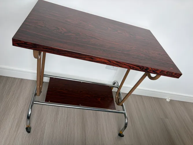 Mesa Winkert antiga em excelente estado