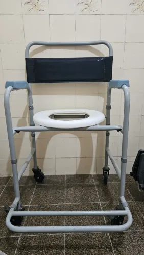 Cadeira de banho hospitalar adulto dellamed