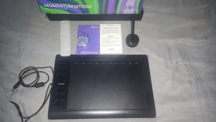 Mesa digitalizadora zinnia momentum 1060 completa e com plástico