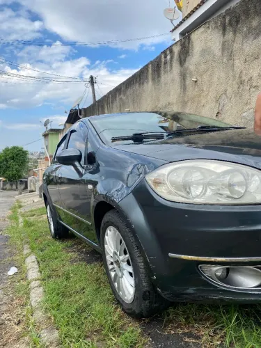 Fiat Linea Absolute 1.9/1.8 Flex Dualogic 4P 2010
