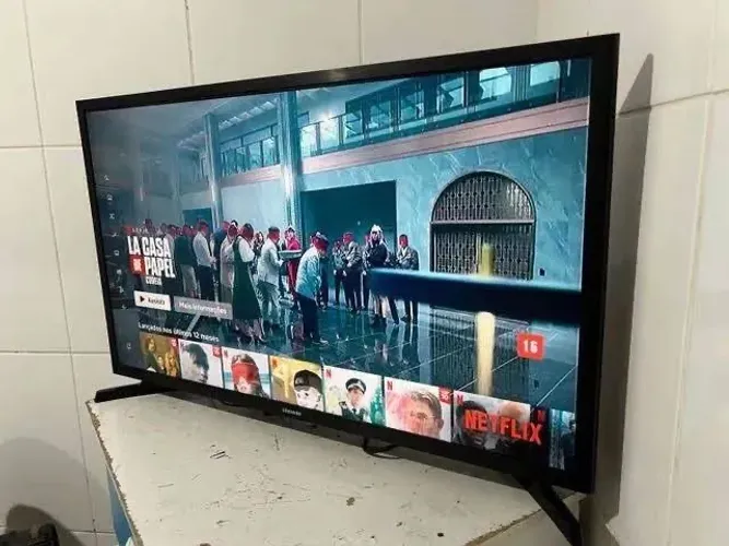 Smart TV Samsung 32" LED HD UN32J4300AG