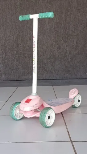 PATINETE MENINA BANDEIRANTE