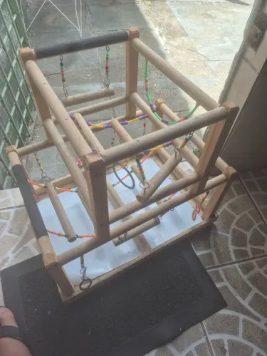 Playground para papagaios e calopsitas