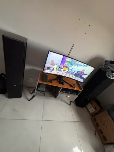 Unidade torre Jbl Studio 280