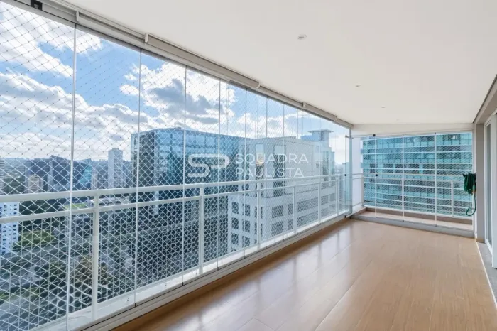 Apartamento com 169 m², 3 quartos sendo 3 suítes à venda no bairro Itaim Bibi.