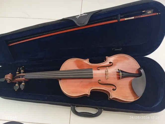 Violino 4/4 Atelier Corrêa, estojo, e arco em fibra de carbono com crina animal preta