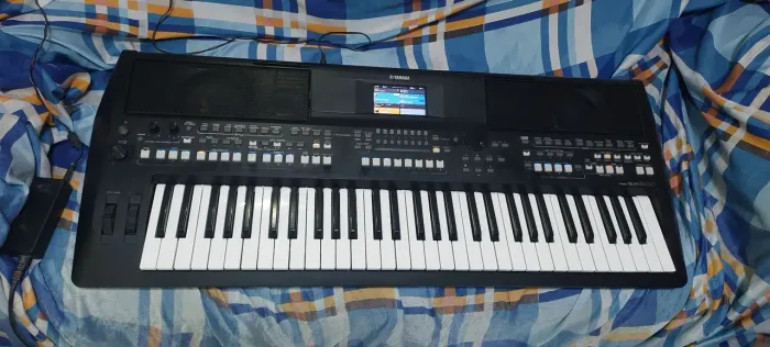 Teclado yamaha sx 600