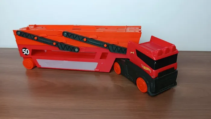 Cegonha para carrinhos Hot Wheels 