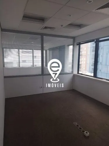 Conjunto comercial de 125 m² para aluguel no Itaim Bibi