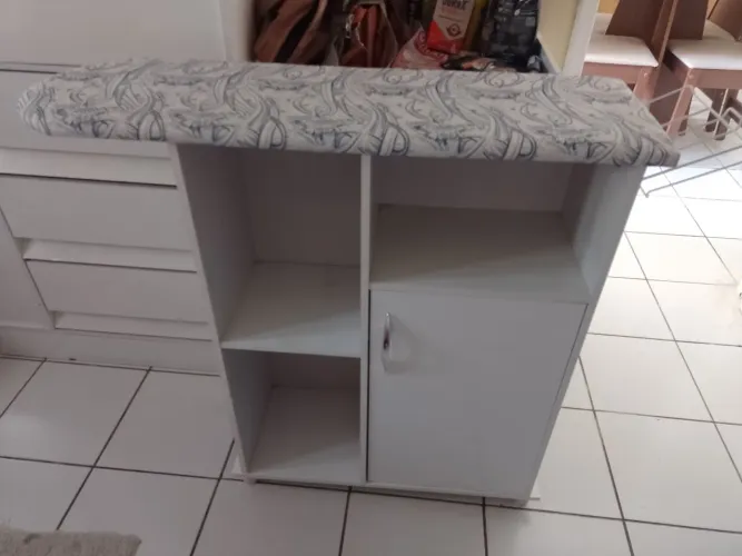 Vendo tábua passar usada em perfeito estado branco