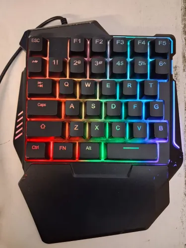 Teclado gamer uma mão