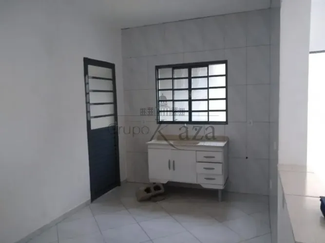 Imóvel para aluguel possui 80 metros quadrados com 2 quartos