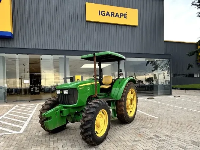 TRATOR - MARCA JOHN DEERE - MODELO 5075E - 4x4