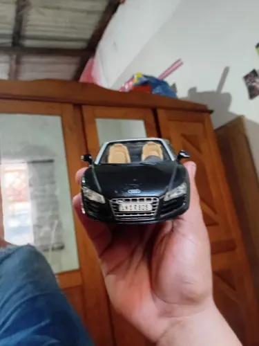 Vende  se carrinho áudi r8