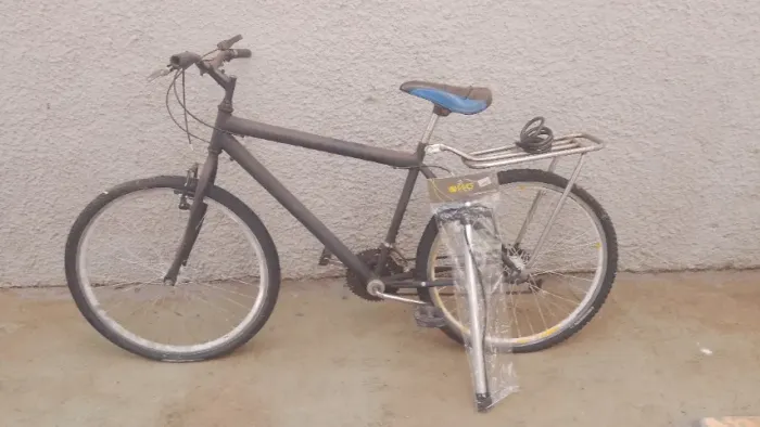 VENDA URGENTE: BICICLETA + CADEADO + BOMBA DE AR