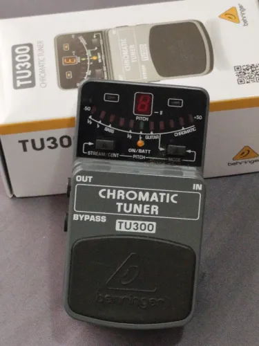 Chromatic tuner behringer