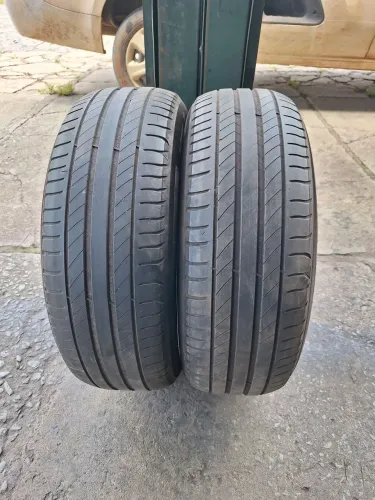 Pneus 185 60 15 Michelin (meia-vida)