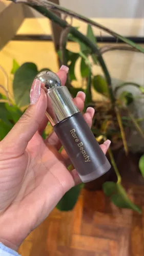 Rare Beauty Contorno Líquido Soft Pinch | Contorno pele negra retinta