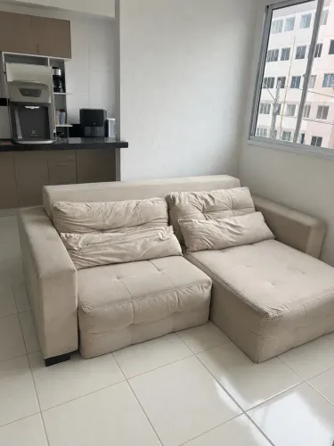 Sofá Retrátil Grande Bege - Pagaremos a higienização na sua casa Sofa cama