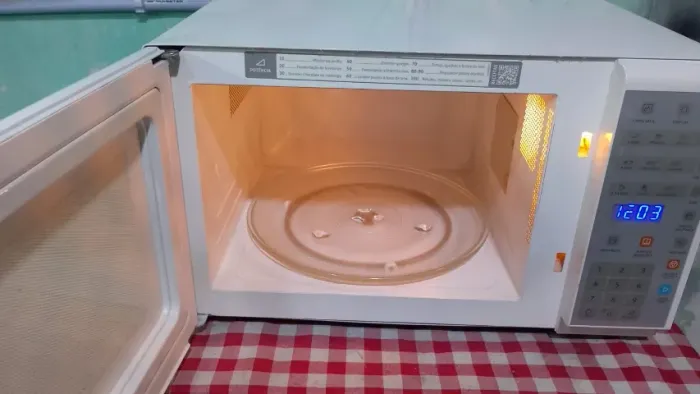 ? MICRO-ONDAS ELECTROLUX 30 LITROS BRANCO ?