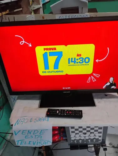TELEVISÃO 32 SEMP TOXIBA COM CONTROLE FUNCIONANDO TEM UMA LISTA