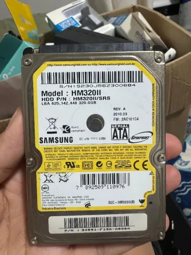 Vendo lote com 2 HDs de notebook 2.5", ambos usados mas 100% funcionando e testados.