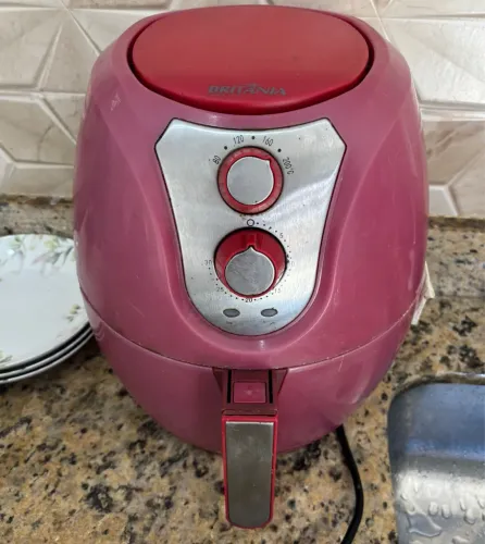 Air Fryer Britânia Vermelha