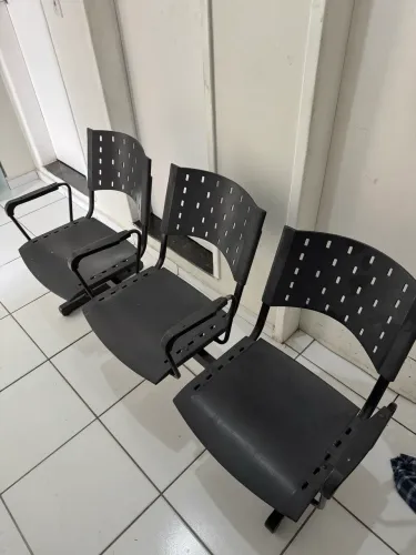 4 conjuntos de cadeiras para sala de espera ou recepção