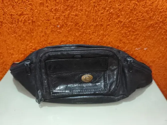 Pochete Modelo Militar de Couro Legítimo