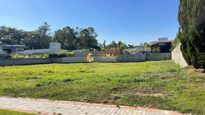 Terreno plano de 1.200m² no Chácara Serimbura SJC