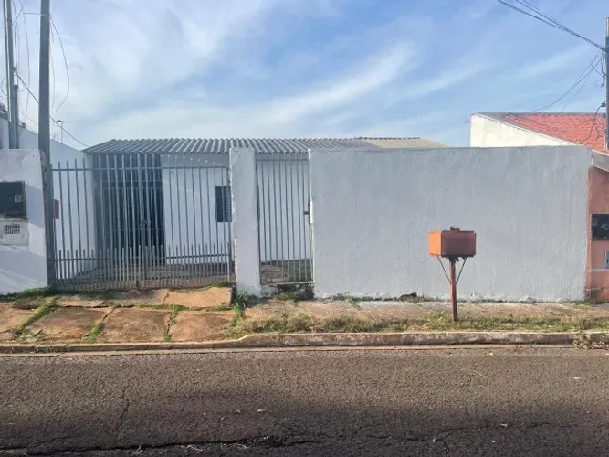 Alugo Casa no Estrela Dalva - Ótima Localização