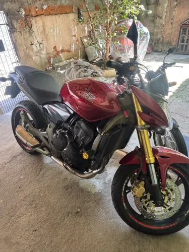 Vendo Hornet 2008 muito conservada,só pegar e ser feliz!