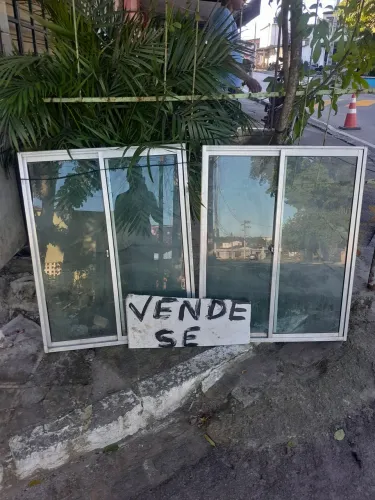 2 janelas  de alumínio 80 largura e 1 metro de altura  2 janelas por  230 $$