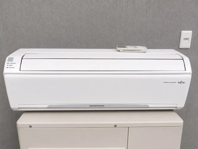 Ar Condicionado Fujitsu Inverter 27.000 BTUs - Muito Econômico
