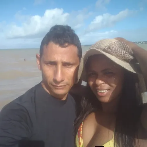 trabalho como zelador e faxineiro..