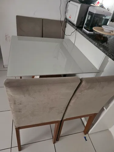 Mesa Quatro cadeiras