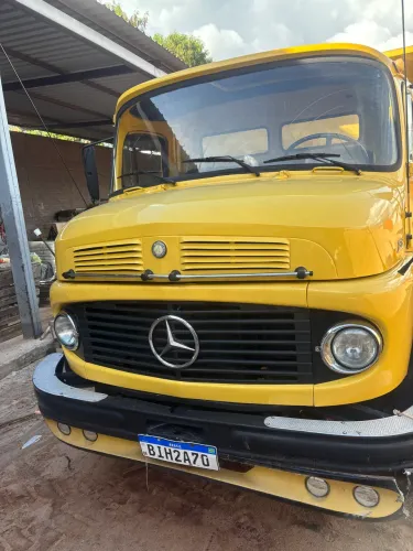 Caminhão 1313 Mercedes bens caçamba 
