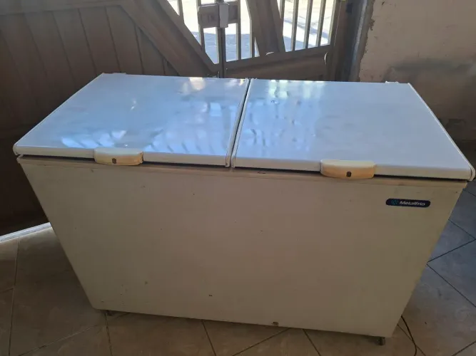 Freezer horizontal Metalfrio 127V 400L