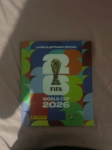 ÁLBUM COPA DO MUNDO 2026 COM 172 FIGURINHAS COLADAS, INCLUINDO CR7
