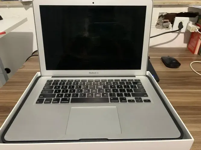 Macbook air 13 - Intel Core i5 Dual-core - 8GB ram - SSD128