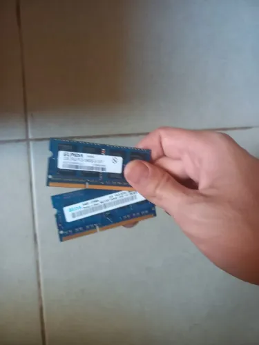 2 Memórias RAM SODIMM DDR3 2GB