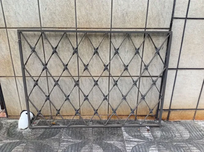 Grade de proteção 0,94 X 0,68 ( de parafusar )
