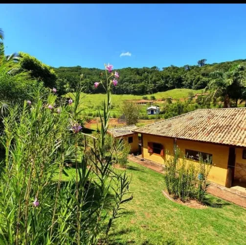 Sítio à venda em Taubaté-SP, bairro Ribeirão das Almas! 2 quartos, 1 suíte, 1 sala, 2 banh