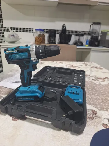 Vendo parafusadeira nova na caixa com maleta e assessorio