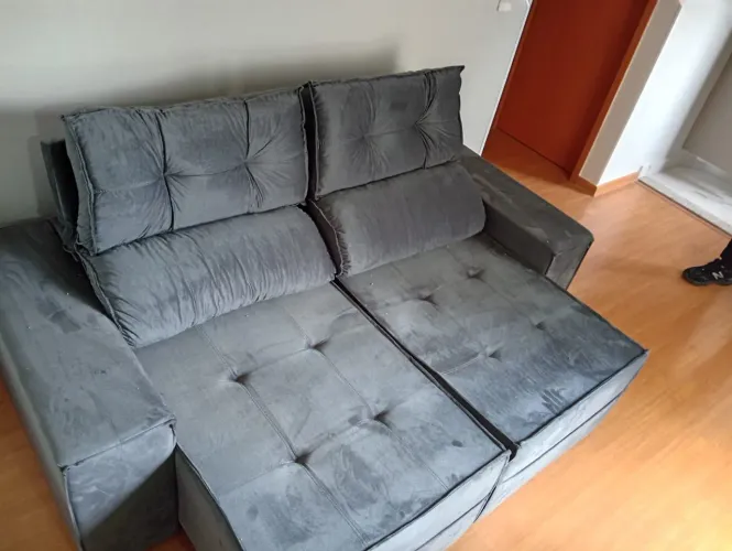 Sofá retrátil com molas