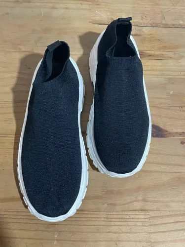 Par de tenis meia preto