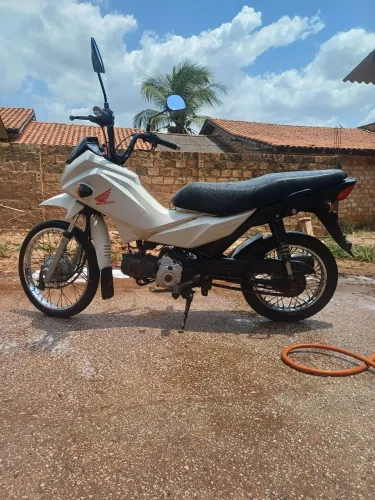 Vendese essa pop 2024 conservada toda peliculada tem rastreador ela é a pedal e apartida 